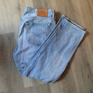 Levi’s 514 jeans